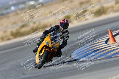 media/Jan-09-2022-SoCal Trackdays (Sun) [[2b1fec8404]]/Turn 11 (935am)/